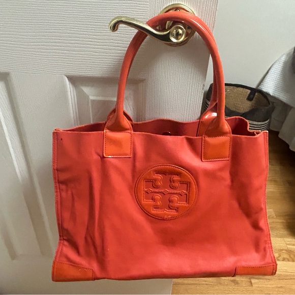 Tory Burch patent large tote - Picture 2 of 5